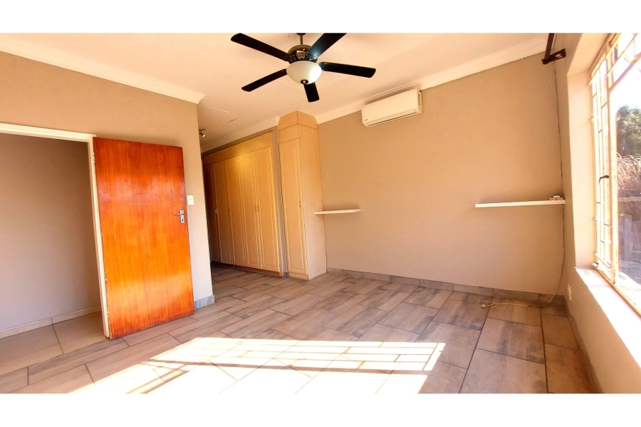 6 Bedroom Property for Sale in Ifafi North West